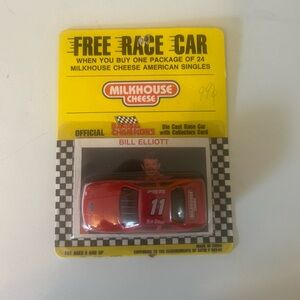1994 Bill Elliott #11 Racing Champions 1/64 DieCast Ford T-Bird NASCAR Race Car